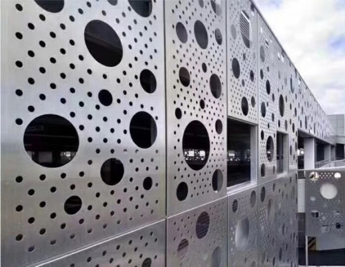 为什冲孔铝单板厂家么冲孔铝单板越来越受欢迎